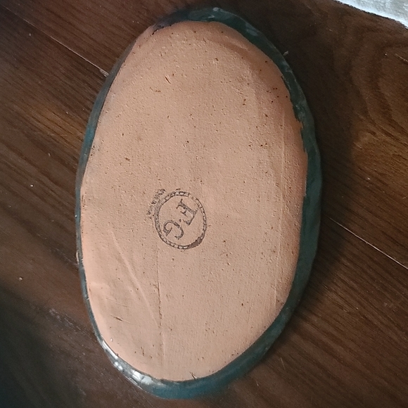 Flat pottery dish for jewelry or decorative - Picture 2 of 2